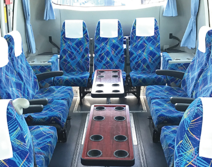 中型バス日野27人乗りサロン